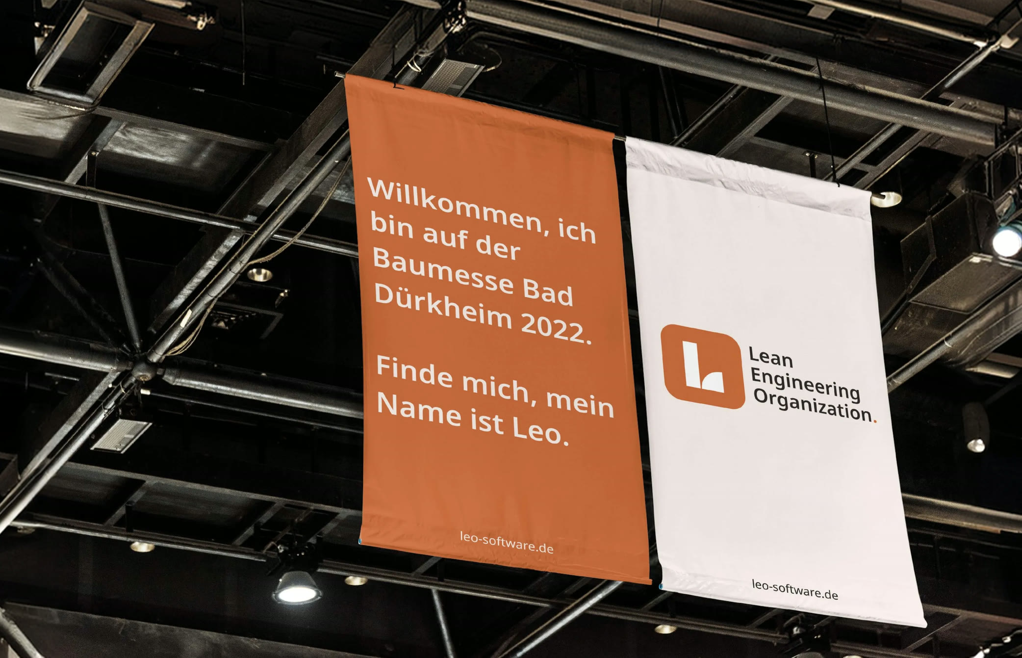 Leo banner at the Baumesse Bad Dürkheim 2022 trade fair, reading "Finde mich, mein Name ist Leo" next to the Lean Engineering Organization logo.